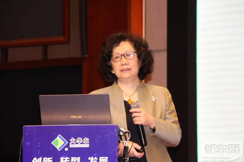 清華大學(xué)農(nóng)村研究院學(xué)術(shù)委員會委員、研究員  方言